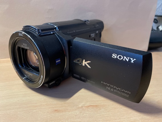 Sony FDR-AX53-klein